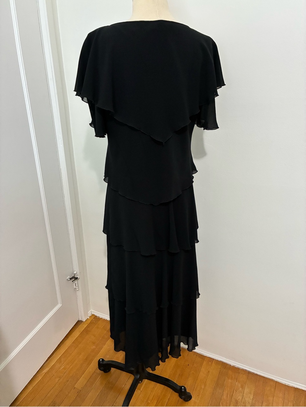 Tiered vintage swing Dress - Picture 5 of 6